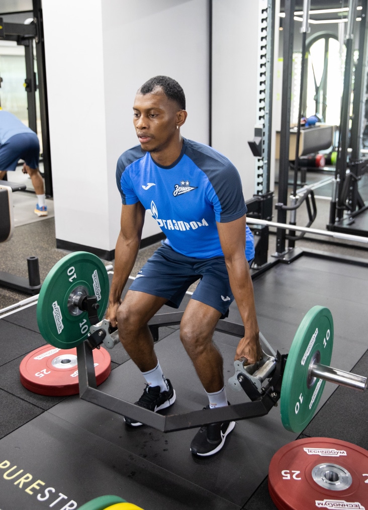 Зимние «Газпром» — тренировочные сборы в Абу-Даби,16 января утренняя тренировка