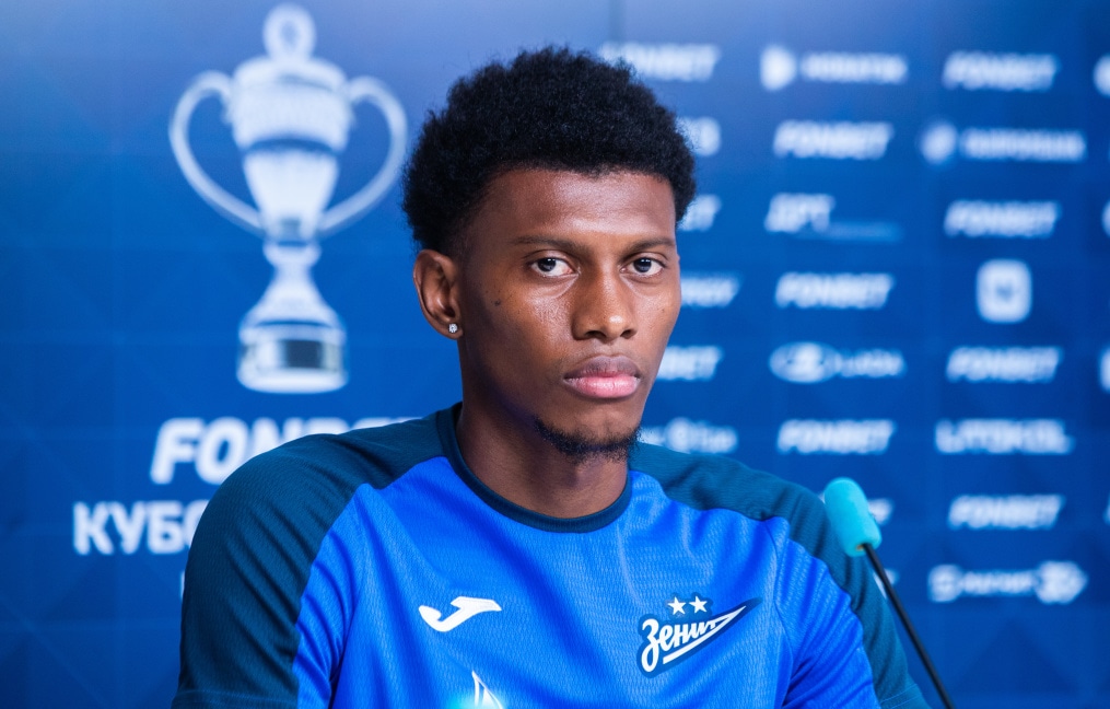 Матео Кассьерра на пресс-конференции перед матчем с «Балтикой»