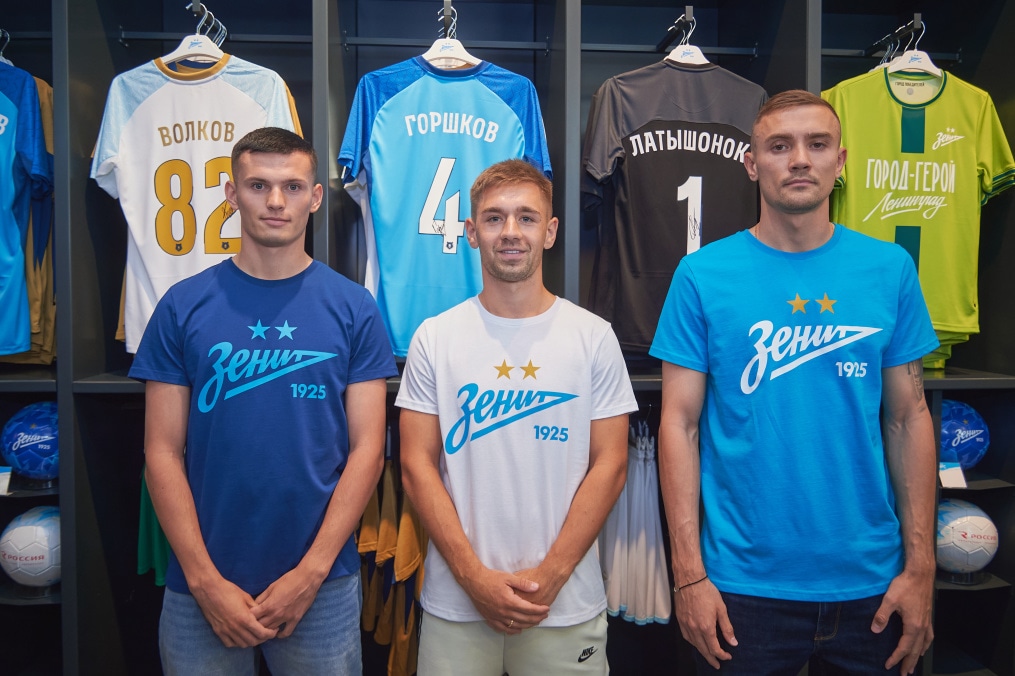 Презентация новичков сине-бело-голубых в магазине «Зенит-Арена»