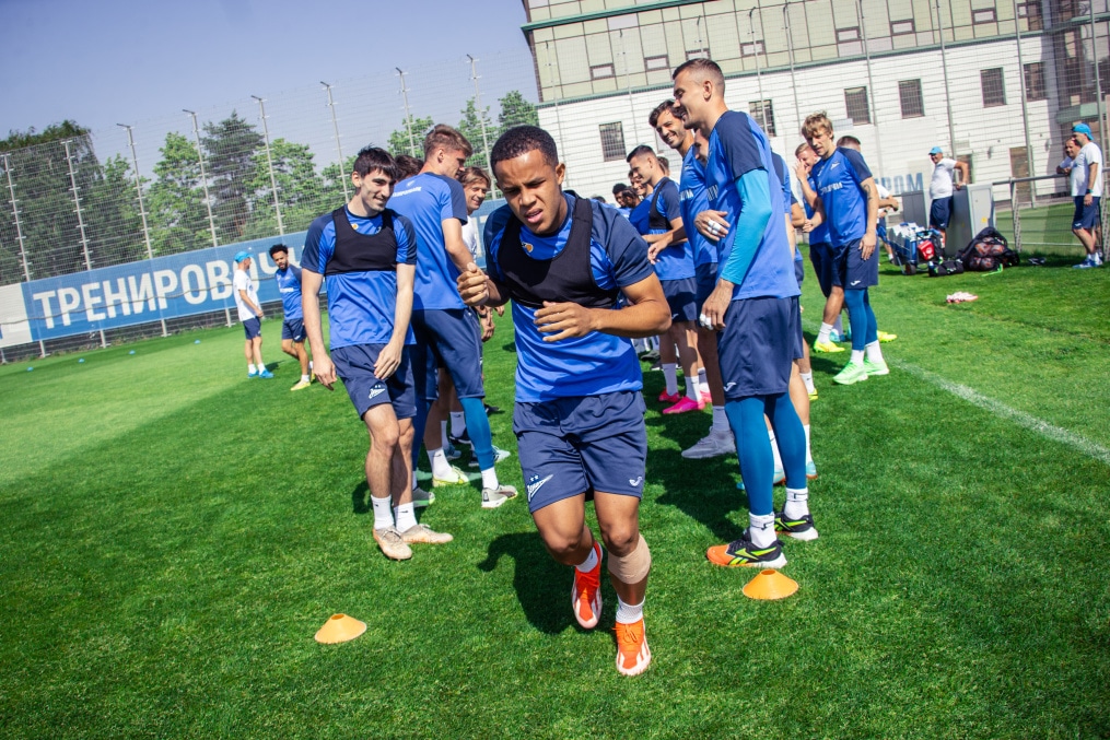 Летние «Газпром» — тренировочные сборы: 1 июля, утренняя тренировка.