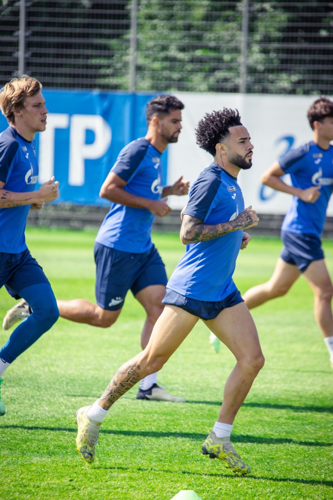 Летние «Газпром» — тренировочные сборы: 1 июля, утренняя тренировка.