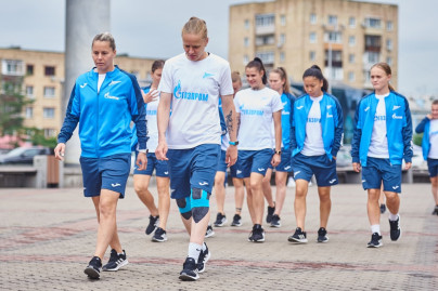 Утренняя прогулка женской команды перед матчем с «Енисеем»
