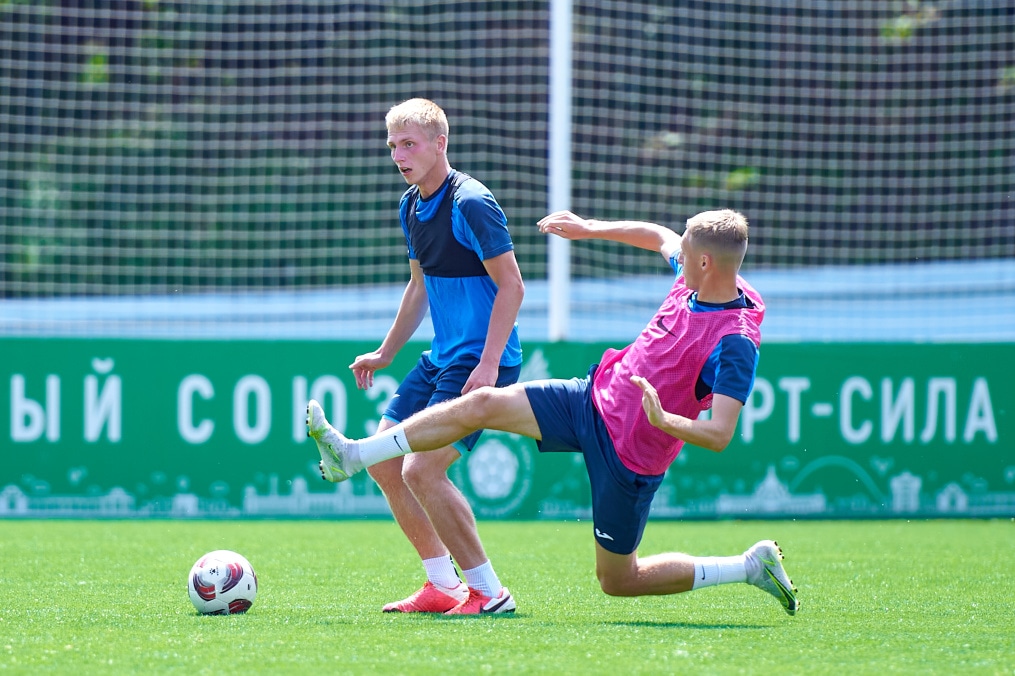 Летние учебно-тренировочные сборы «Зенита»-2 в Железноводске: 19 июля, утренняя тренировка