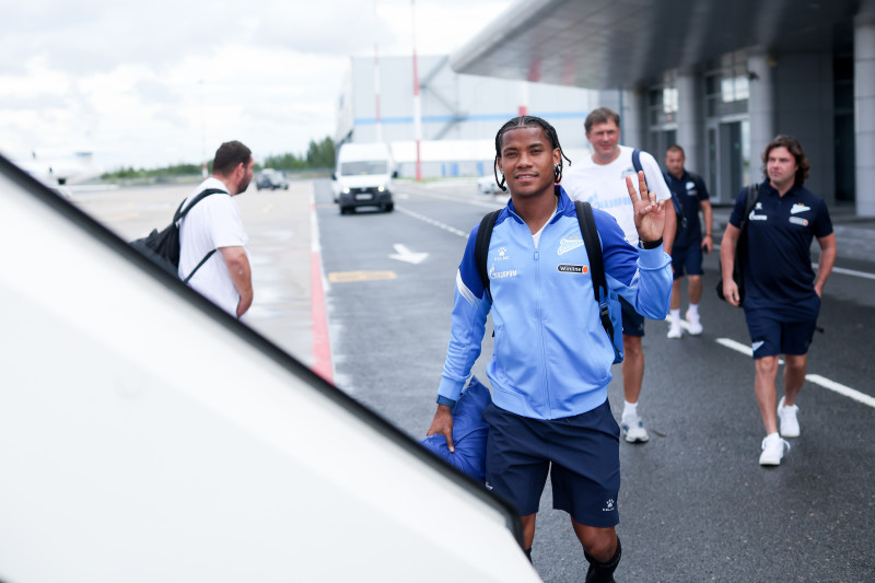 Вылет «Зенита» на матч с «Крыльями Советов» в Самару