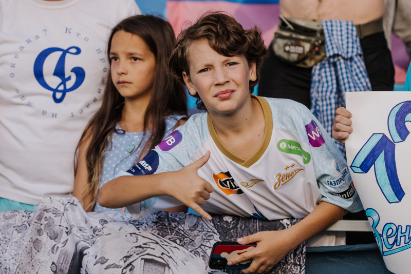 Болельщики на матче «Зенит»-2 — «Динамо»-2