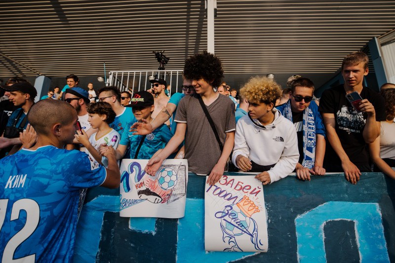 Болельщики на матче «Зенит»-2 — «Динамо»-2