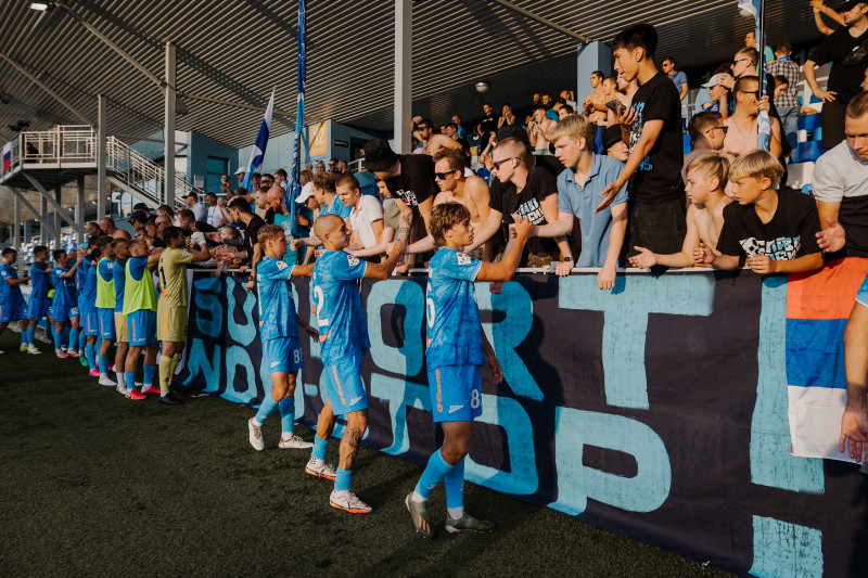 Болельщики на матче «Зенит»-2 — «Динамо»-2