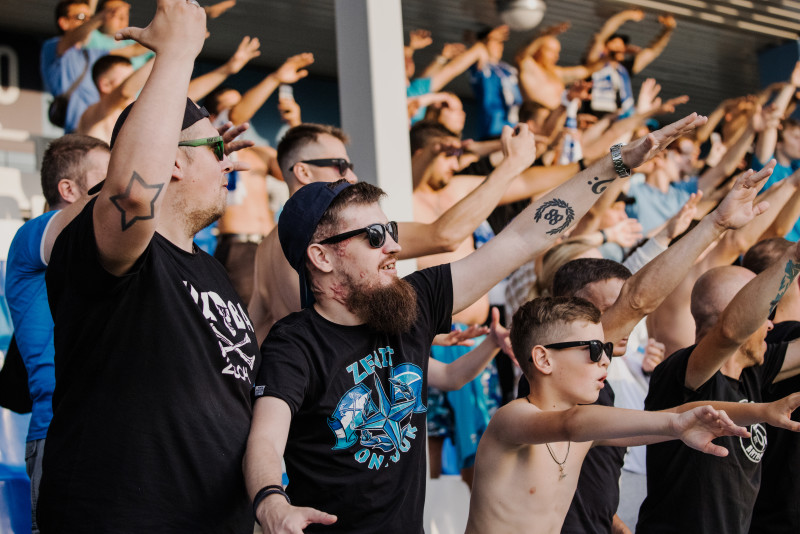 Болельщики на матче «Зенит»-2 — «Динамо»-2