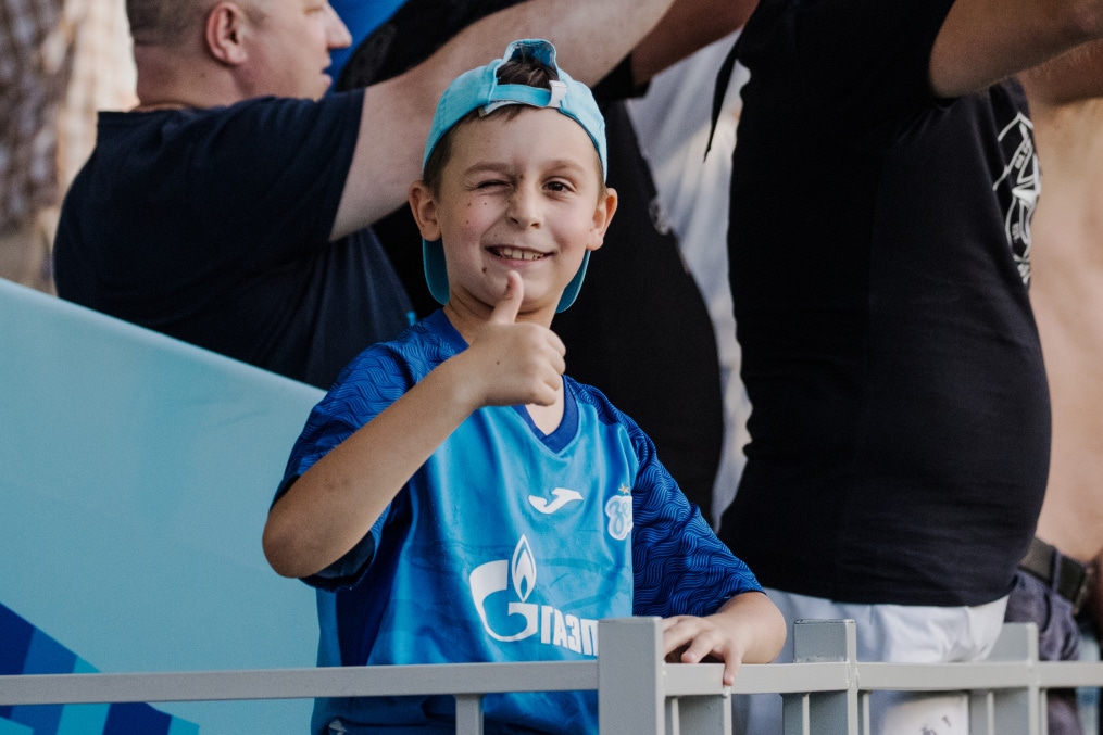 Болельщики на матче «Зенит»-2 — «Динамо»-2