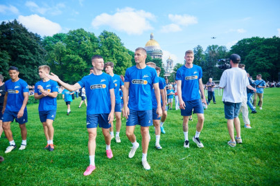 Zenit's open training session in the Alexander Garden