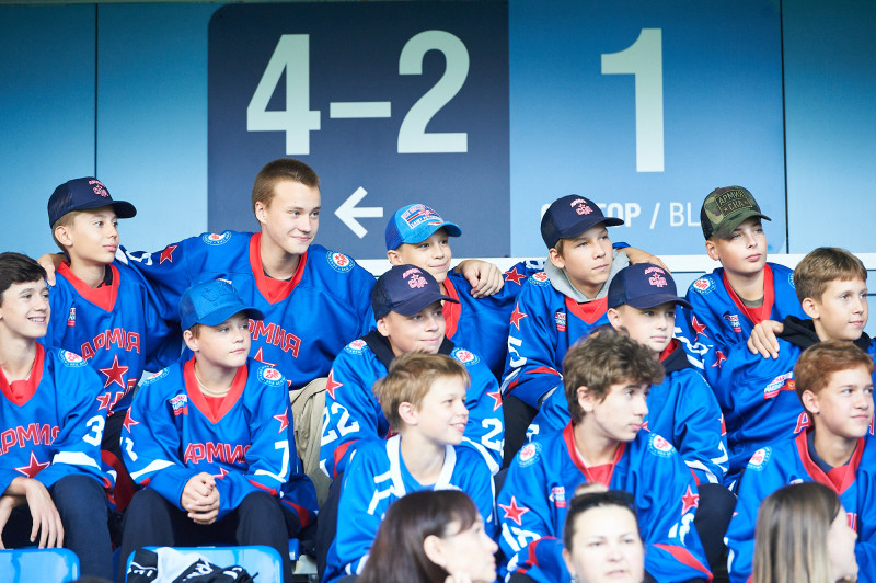 Хоккеисты «Армии СКА» на матче «Зенит» — «Флуминенсе»