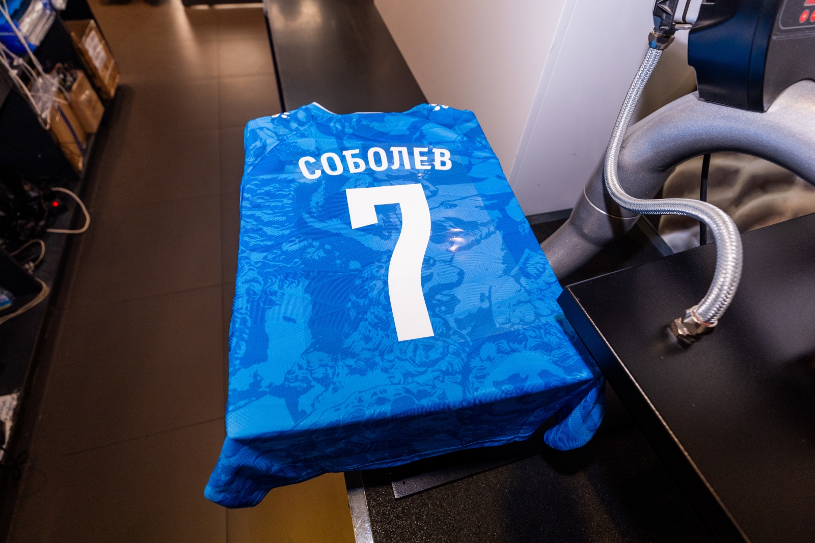 Презентация Александра Соболева в магазине «Зенит Арена»