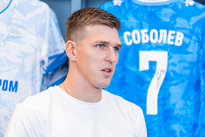 Презентация Александра Соболева в магазине «Зенит Арена»