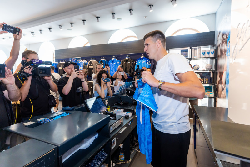 Презентация Александра Соболева в магазине «Зенит Арена»