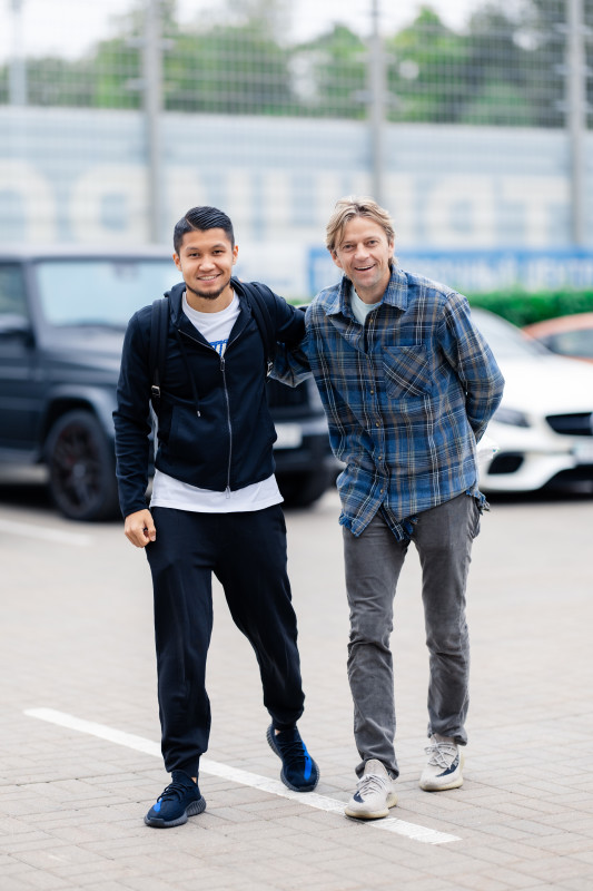 #ЗенитStyle: приезд игроков на тренировку перед матчем с «Краснодаром»