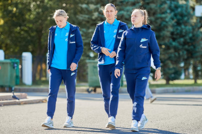 Утренняя прогулка женской команды в Самаре перед матчем с «Крыльями Советов»