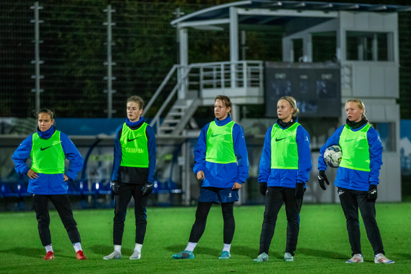 Тренировка женской молодежной команды «Зенит» перед матчем с «ЦСКА»-м (Москва)
