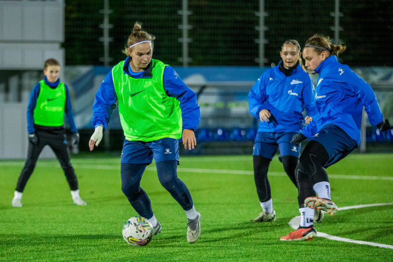 Тренировка женской молодежной команды «Зенит» перед матчем с «ЦСКА»-м (Москва)