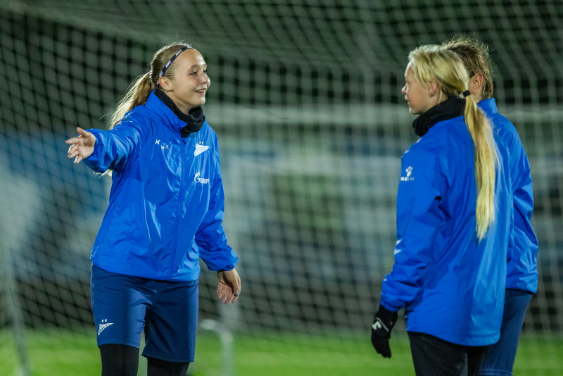 Тренировка женской молодежной команды «Зенит» перед матчем с «ЦСКА»-м (Москва)