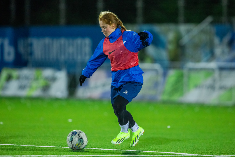 Тренировка женской молодежной команды «Зенит» перед матчем с «ЦСКА»-м (Москва)