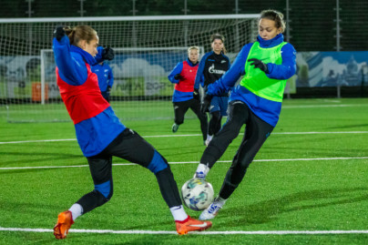 Тренировка женской молодежной команды «Зенит» перед матчем с «ЦСКА»-м (Москва)