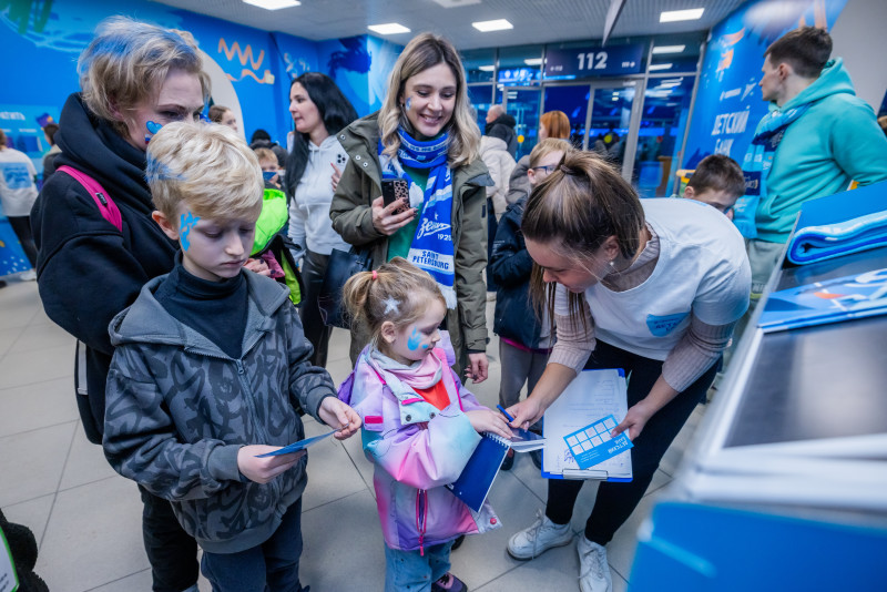 Фан-Променад перед матчем  «Зенит»—«Динамо» (Махачкала)