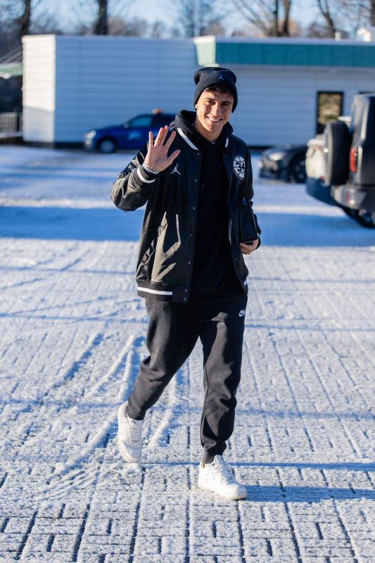 #ЗенитStyle: приезд игроков на тренировку перед кубковым матчем с «Ахматом»