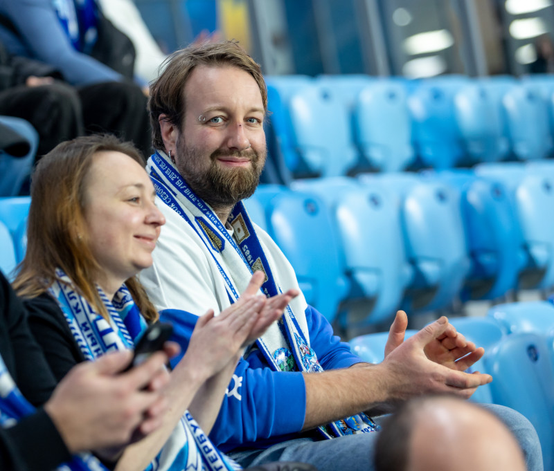 #Все в наших цветах: болельщики на матче «Зенит» — «Ахмат»