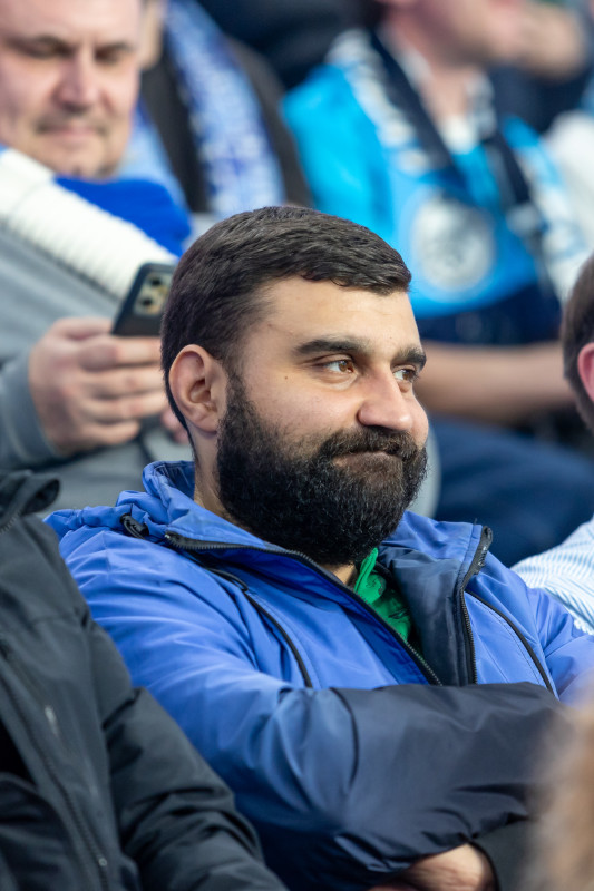 #Все в наших цветах: болельщики на матче «Зенит» — «Ахмат»