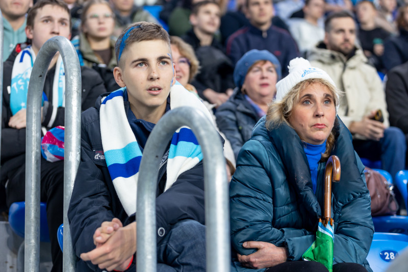 #Все в наших цветах: болельщики на матче «Зенит» — «Ахмат»