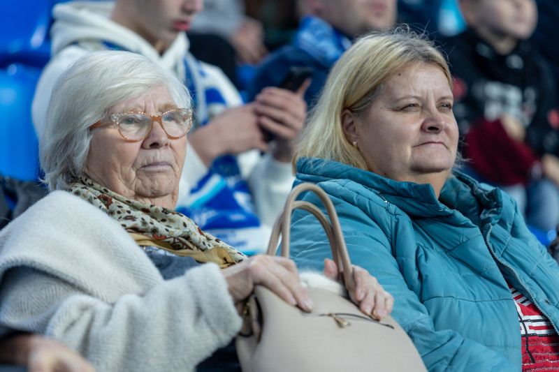 #Все в наших цветах: болельщики на матче «Зенит» — «Ахмат»