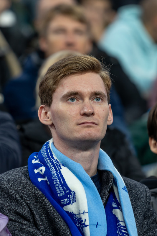 #Все в наших цветах: болельщики на матче «Зенит» — «Ахмат»