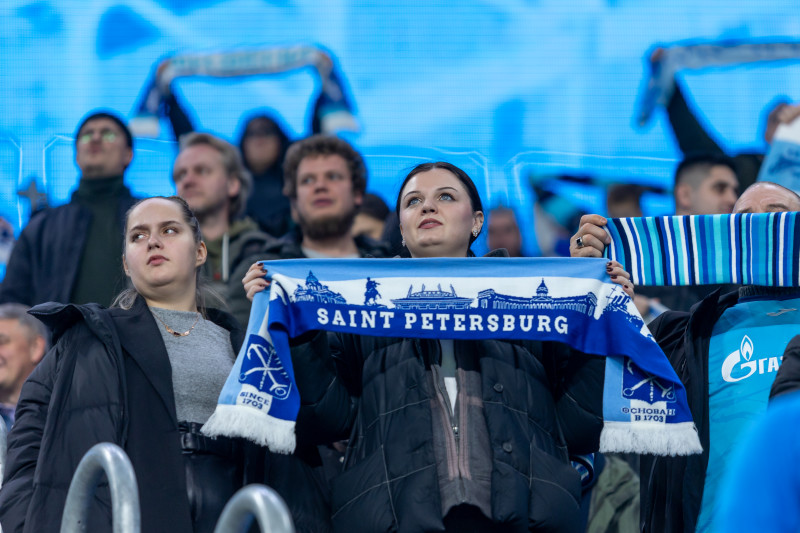 #Все в наших цветах: болельщики на матче «Зенит» — «Ахмат»