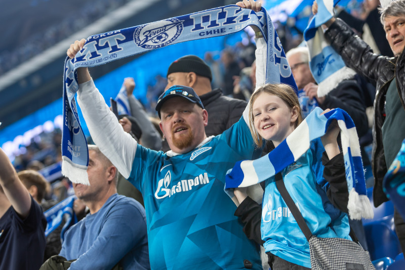 #Все в наших цветах: болельщики на матче «Зенит» — «Ахмат»