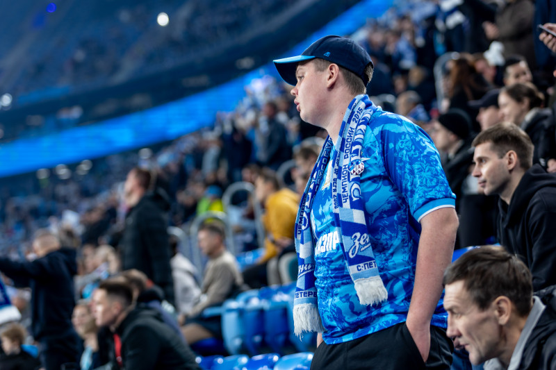 #Все в наших цветах: болельщики на матче «Зенит» — «Ахмат»