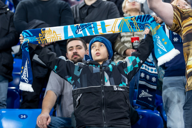 #Все в наших цветах: болельщики на матче «Зенит» — «Ахмат»