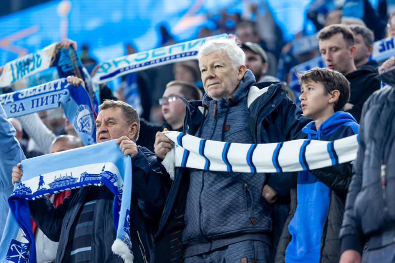 #Все в наших цветах: болельщики на матче «Зенит» — «Ахмат»