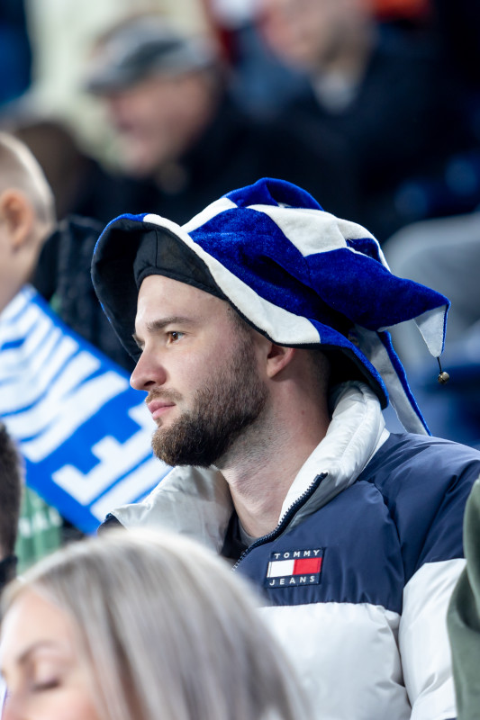 #Все в наших цветах: болельщики на матче «Зенит» — «Ахмат»