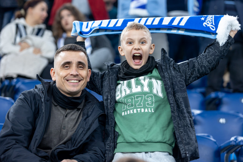 #Все в наших цветах: болельщики на матче «Зенит» — «Ахмат»