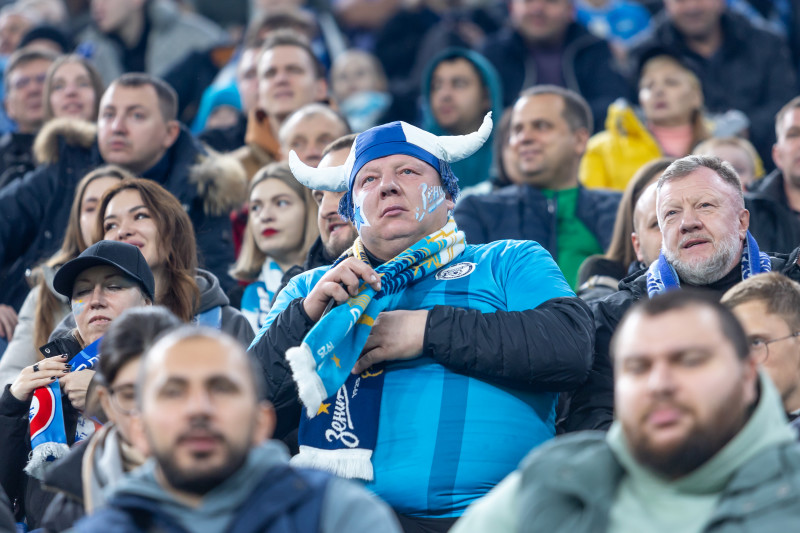 #Все в наших цветах: болельщики на матче «Зенит» — «Ахмат»