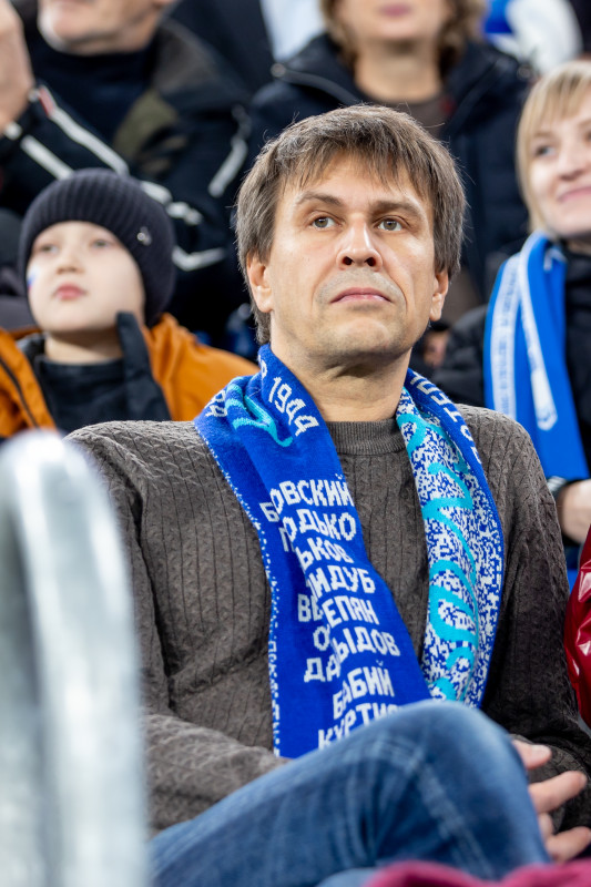 #Все в наших цветах: болельщики на матче «Зенит» — «Ахмат»