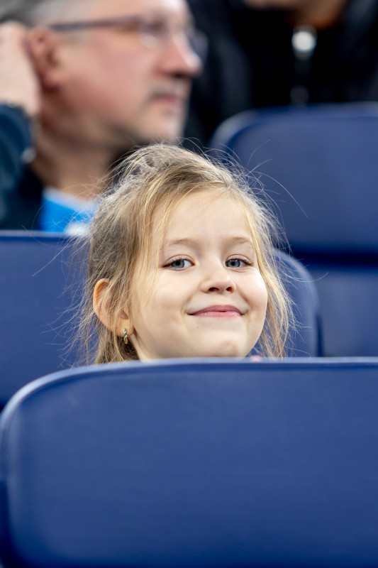 #Все в наших цветах: болельщики на матче «Зенит» — «Ахмат»