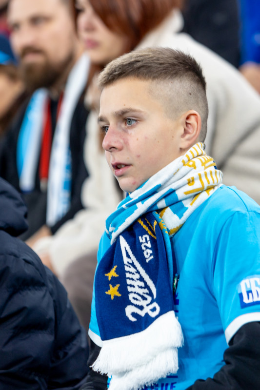 #Все в наших цветах: болельщики на матче «Зенит» — «Ахмат»