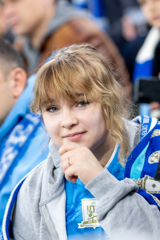 #Все в наших цветах: болельщики на матче «Зенит» — «Ахмат»