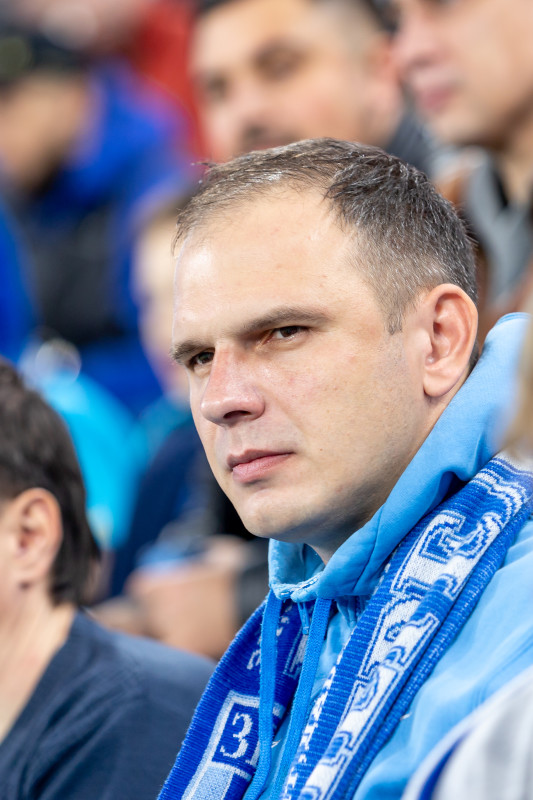 #Все в наших цветах: болельщики на матче «Зенит» — «Ахмат»