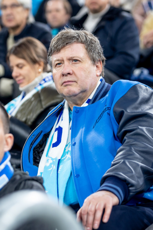 #Все в наших цветах: болельщики на матче «Зенит» — «Ахмат»