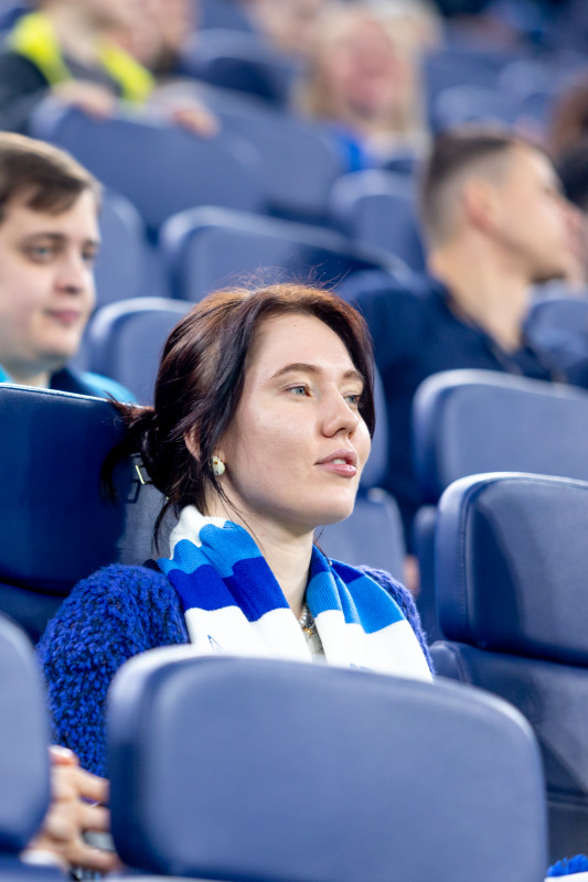 #Все в наших цветах: болельщики на матче «Зенит» — «Ахмат»