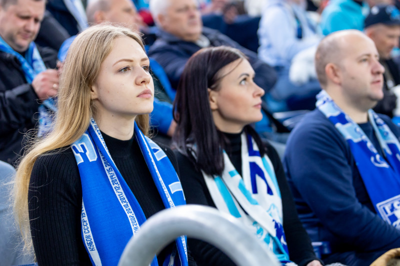 #Все в наших цветах: болельщики на матче «Зенит» — «Ахмат»