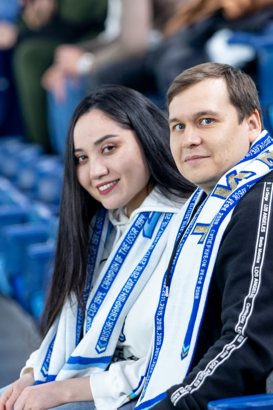 #Все в наших цветах: болельщики на матче «Зенит» — «Ахмат»