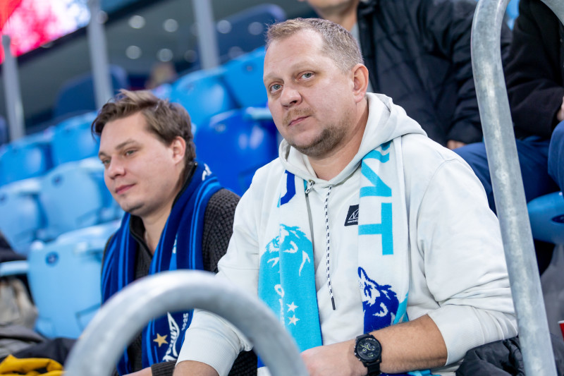 #Все в наших цветах: болельщики на матче «Зенит» — «Ахмат»